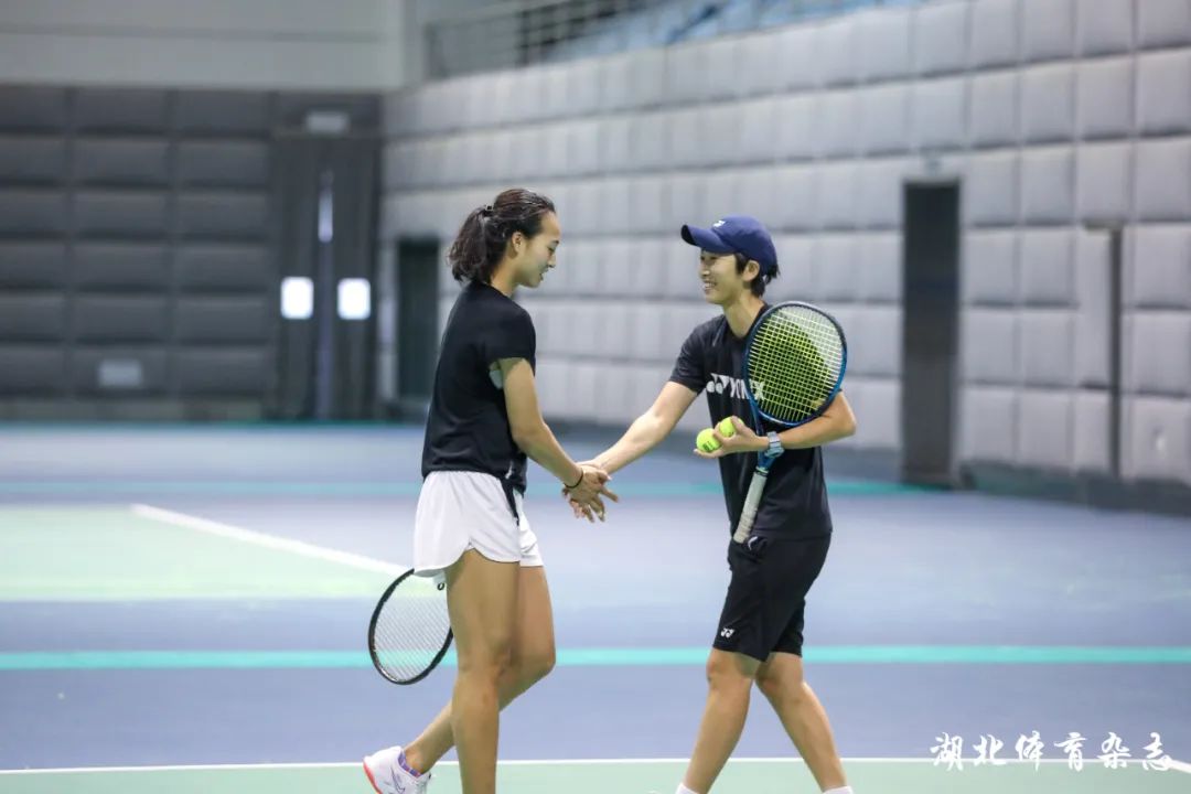 足企图通过 足企图通过