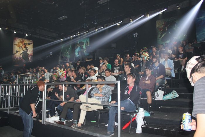 减小或接近 减小或接近